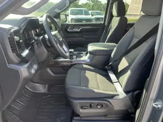 GMC Sierra 1500 2025 4x2 Elevation 4 puertas Cabina Crew 5.8 pies. Caja corta