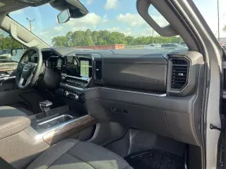 GMC Sierra 1500 2025 4x2 Elevation 4 puertas Cabina Crew 5.8 pies. Caja corta
