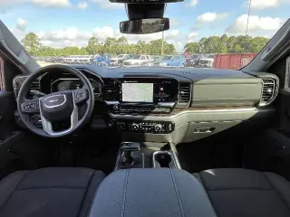 GMC Sierra 1500 2025 4x2 Elevation 4 puertas Cabina Crew 5.8 pies. Caja corta