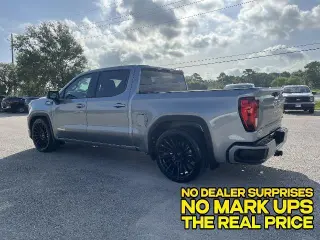 GMC Sierra 1500 2025 4x2 Elevation 4 puertas Cabina Crew 5.8 pies. Caja corta