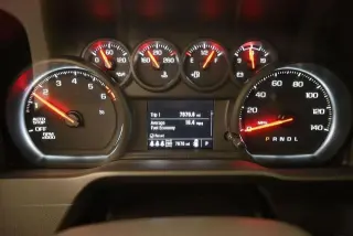 Chevrolet Silverado 1500 2025 4x4 Custom Trail Boss 4 puertas Cabina Crew 5.8 pies. SB