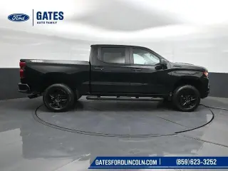 Chevrolet Silverado 1500 2025 4x4 Custom Trail Boss 4 puertas Cabina Crew 5.8 pies. SB
