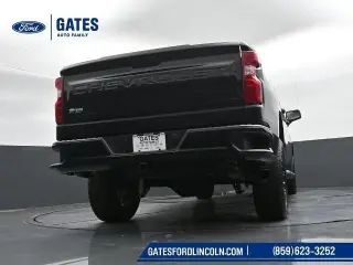 Chevrolet Silverado 1500 2025 4x4 Custom Trail Boss 4 puertas Cabina Crew 5.8 pies. SB