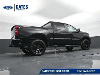 Chevrolet Silverado 1500 2025 4x4 Custom Trail Boss 4 puertas Cabina Crew 5.8 pies. SB