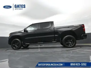 Chevrolet Silverado 1500 2025 4x4 Custom Trail Boss 4 puertas Cabina Crew 5.8 pies. SB