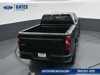 Chevrolet Silverado 1500 2025 4x4 Custom Trail Boss 4 puertas Cabina Crew 5.8 pies. SB