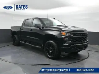 Chevrolet Silverado 1500 2025 4x4 Custom Trail Boss 4 puertas Cabina Crew 5.8 pies. SB