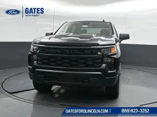 Chevrolet Silverado 1500 2025 4x4 Custom Trail Boss 4 puertas Cabina Crew 5.8 pies. SB