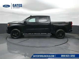 Chevrolet Silverado 1500 2025 4x4 Custom Trail Boss 4 puertas Cabina Crew 5.8 pies. SB