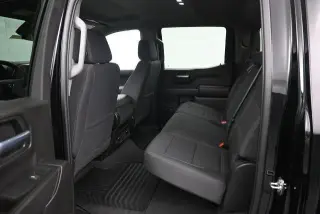 Chevrolet Silverado 1500 2025 4x4 Custom Trail Boss 4 puertas Cabina Crew 5.8 pies. SB