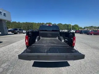 Ford F-150 2023 4x4 XLT 4 puertas SuperCrew 6.5 pies SB