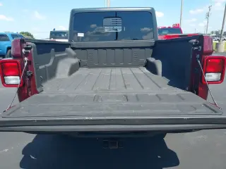 Jeep Gladiator 2021 4x4 Sport 4 puertas Crew Cab 5.0 pies SB
