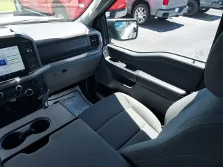 Ford F-150 2025 4x4 XLT 4 puertas SuperCrew 5.5 pies. SB