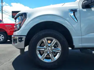 Ford F-150 2025 4x4 XLT 4 puertas SuperCrew 5.5 pies. SB