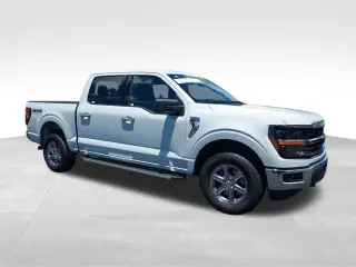 Ford F-150 2025 4x4 XLT 4 puertas SuperCrew 5.5 pies. SB