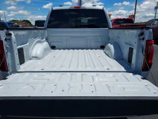 Ford F-150 2025 4x4 XLT 4 puertas SuperCrew 5.5 pies. SB