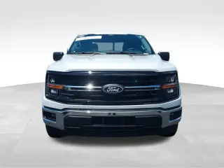 Ford F-150 2025 4x4 XLT 4 puertas SuperCrew 5.5 pies. SB