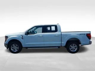 Ford F-150 2025 4x4 XLT 4 puertas SuperCrew 5.5 pies. SB