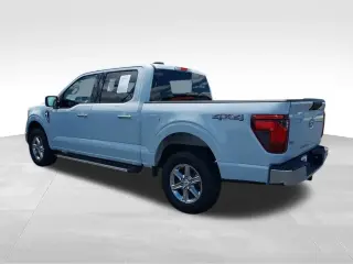 Ford F-150 2025 4x4 XLT 4 puertas SuperCrew 5.5 pies. SB