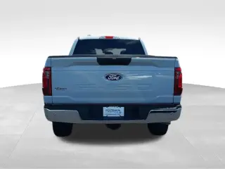 Ford F-150 2025 4x4 XLT 4 puertas SuperCrew 5.5 pies. SB