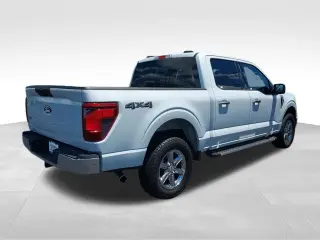 Ford F-150 2025 4x4 XLT 4 puertas SuperCrew 5.5 pies. SB