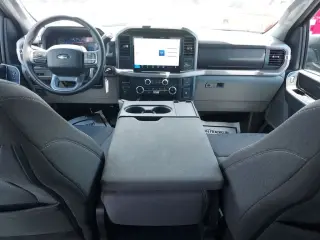 Ford F-150 2025 4x4 XLT 4 puertas SuperCrew 5.5 pies. SB