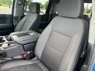 Chevrolet Silverado 1500 2024 4x4 Custom 4 puertas Cabina Crew 5.8 pies. SB
