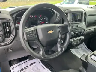 Chevrolet Silverado 1500 2024 4x4 Custom 4 puertas Cabina Crew 5.8 pies. SB