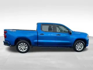 Chevrolet Silverado 1500 2024 4x4 Custom 4 puertas Cabina Crew 5.8 pies. SB