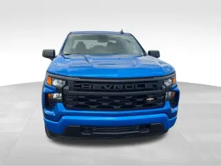 Chevrolet Silverado 1500 2024 4x4 Custom 4 puertas Cabina Crew 5.8 pies. SB