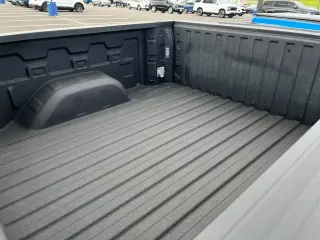Chevrolet Silverado 1500 2024 4x4 Custom 4 puertas Cabina Crew 5.8 pies. SB