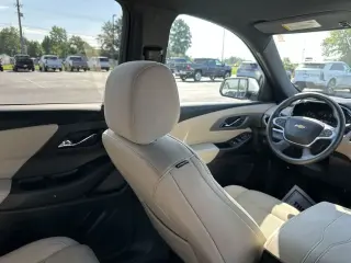 Chevrolet Traverse 2023 LS 4 puertas SUV con paquete 1LS