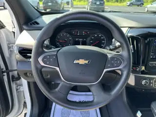 Chevrolet Traverse 2023 LS 4 puertas SUV con paquete 1LS