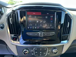 Chevrolet Traverse 2023 LS 4 puertas SUV con paquete 1LS