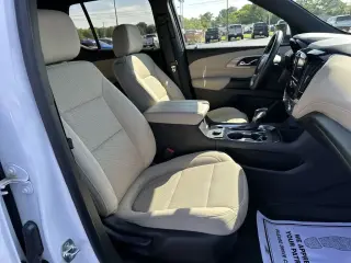 Chevrolet Traverse 2023 LS 4 puertas SUV con paquete 1LS