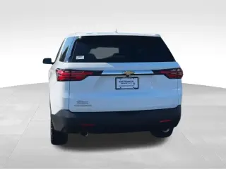 Chevrolet Traverse 2023 LS 4 puertas SUV con paquete 1LS