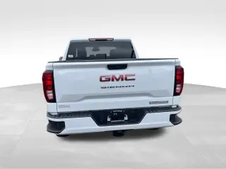 GMC Sierra 1500 2024 4x4 Elevation Estándar 4 puertas Cabina Crew 5.8 pies. SB