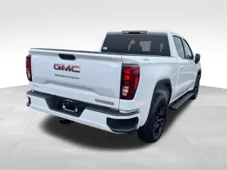 GMC Sierra 1500 2024 4x4 Elevation Estándar 4 puertas Cabina Crew 5.8 pies. SB