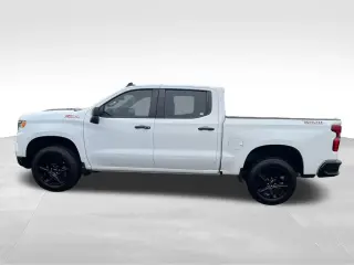 Chevrolet Silverado 1500 2023 4x4 LT Trail Boss 4 puertas Cabina Crew 5.8 pies. SB