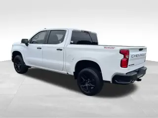 Chevrolet Silverado 1500 2023 4x4 LT Trail Boss 4 puertas Cabina Crew 5.8 pies. SB
