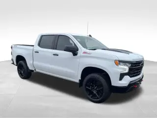 Chevrolet Silverado 1500 2023 4x4 LT Trail Boss 4 puertas Cabina Crew 5.8 pies. SB