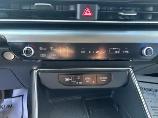 Kia Carnival 2025 SX Prestige 4 puertas Minivan