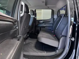 Chevrolet Silverado 1500 2024 4x4 RST 4 puertas Cabina Crew 5.8 pies. Caja corta