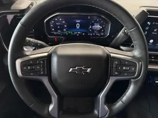Chevrolet Silverado 1500 2024 4x4 RST 4 puertas Cabina Crew 5.8 pies. Caja corta