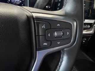 Chevrolet Silverado 1500 2024 4x4 RST 4 puertas Cabina Crew 5.8 pies. Caja corta