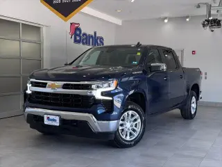 Chevrolet Silverado 1500 2023 4x4 LT 4 puertas Cabina Crew 5.8 pies. SB con 1LT