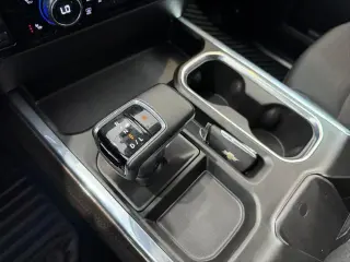 Chevrolet Silverado 1500 2024 4x4 RST 4 puertas Cabina Crew 5.8 pies. SB
