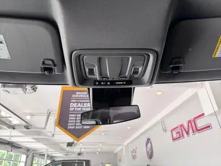 Chevrolet Silverado 1500 2023 4x4 RST 4 puertas Cabina Crew 5.8 pies. Caja corta