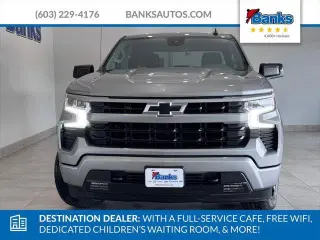 Chevrolet Silverado 1500 2023 4x4 RST 4 puertas Cabina Crew 5.8 pies. Caja corta