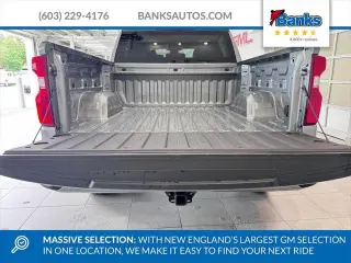 Chevrolet Silverado 1500 2023 4x4 RST 4 puertas Cabina Crew 5.8 pies. Caja corta
